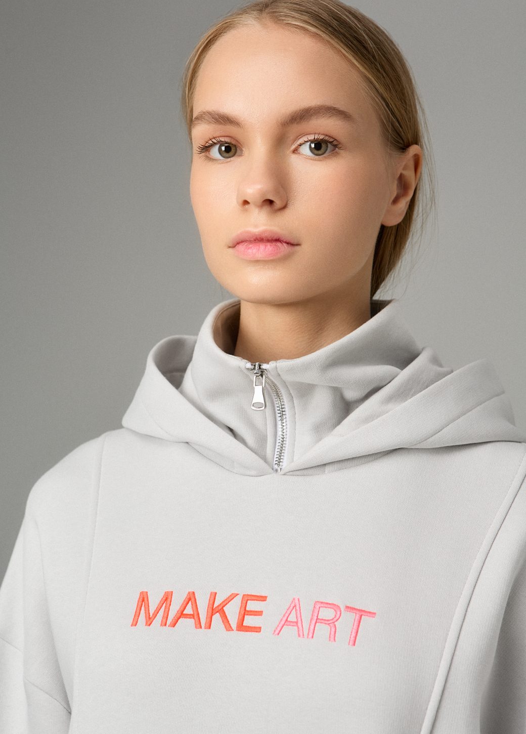 Hoodie with slogan