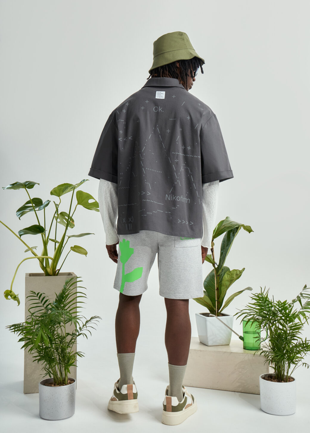 Shorts TOUCHING GRASS