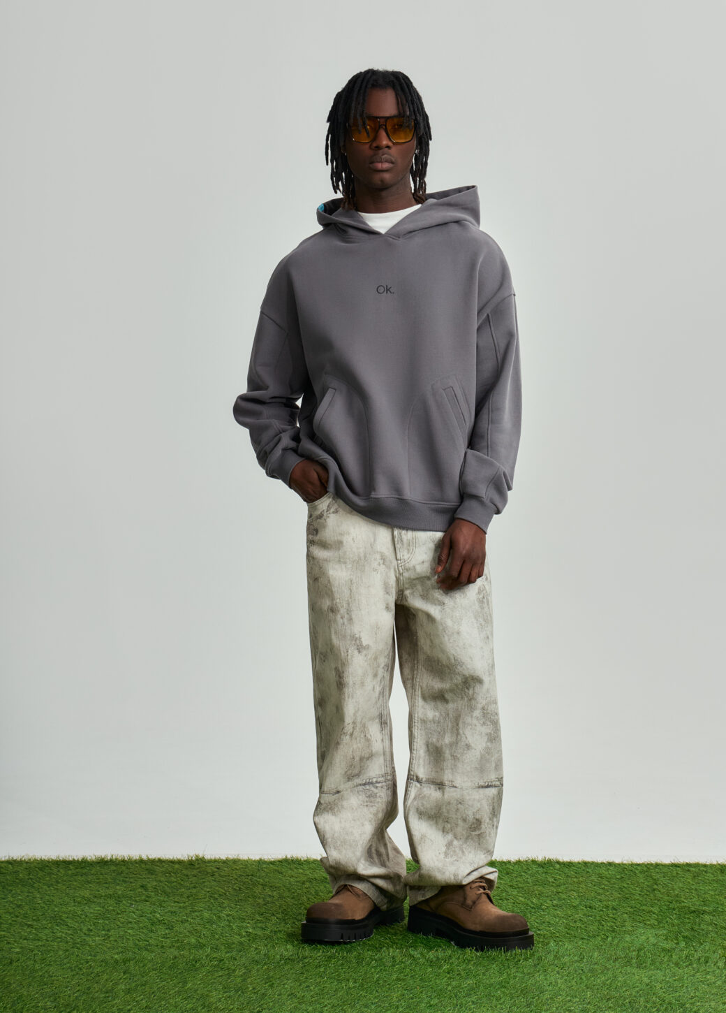 Hoodie TOUCHING GRASS Hoodie TOUCHING GRASS