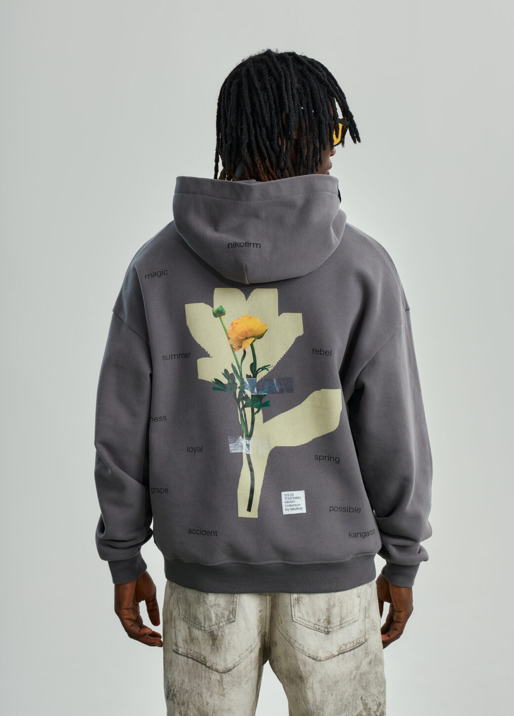 Hoodie TOUCHING GRASS