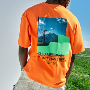 T-shirt TOUCHING GRASS orange
