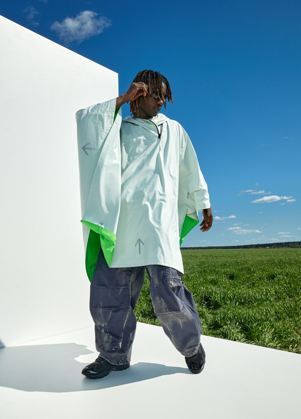 Raincoats TOUCHING GRASS