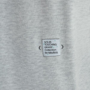 T-shirt TOUCHING GRASS